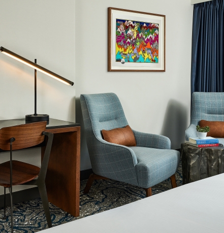 Breckenridge Curio Alpenrock Double King Sitting Area